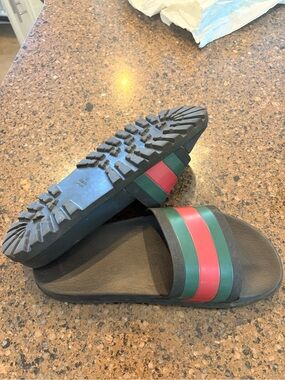 Gucci Black Slide Sandals with Green and Red Stripes